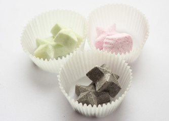 bubbling bombs for a relaxing star-shaped bathtub with clay