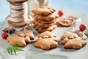 Cute gingerbread cookie chain as Christmas ornaments