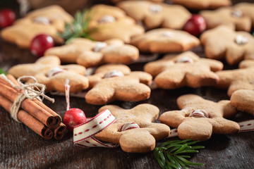 Traditionally gingerbread cookie chain as Christmas ornaments