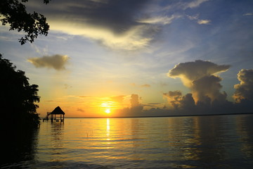 atardecer en bacalar