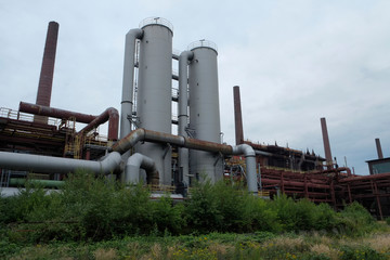 Fototapeta na wymiar alte Industrieanlage in Duisburg