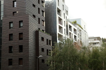 Façades d'immeubles modernes à Lyon