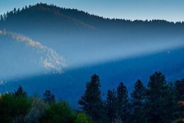 Evening sunset in the Oregon mountains 