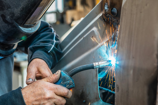 Professional welder and welder mask brew seam