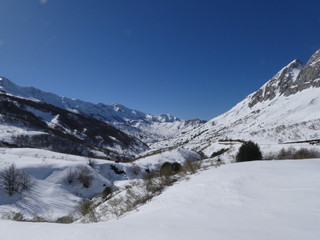 Fototapeta na wymiar Snow montains Asturias