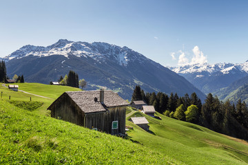 Frühlingslandschaft in Österreich, Vorarlberg, Montafon