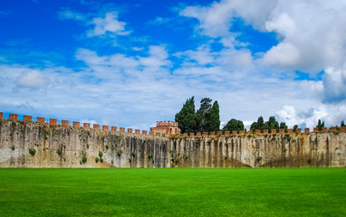 Wall of Pisa 2