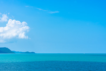 Obraz premium The sea view and blue sky on summer holiday