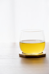 グラスとお茶