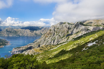 Naklejka na ściany i meble fiord w Czarnogórze, góry i morze Adriatyckie