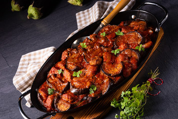 arni me melitzanes - stewed lamb with eggplant