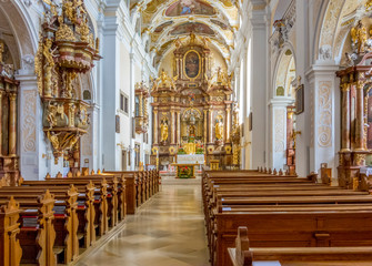 Fototapeta na wymiar church in Frauenkirchen interior