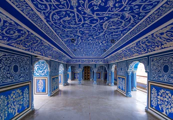Fotobehang Blue room at Chandra Mahal in City palace, Pink City © ting_149