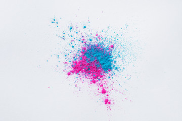 Bonita salpicadura con polvos de holi colors