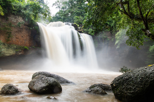 Haew Suwat Waterfall (Nam tok Haeo Suwat) KHAO YAI NATIONAL PARK / KHORAT PLATEAU, NAKHON RATCHASIMA, THAILAND