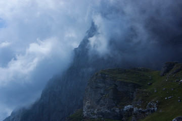 Fototapeta na wymiar Nebbia sul Gran Sasso