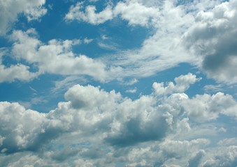 clouds in the blue sky