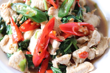  Spicy fried chicken with basil leaves