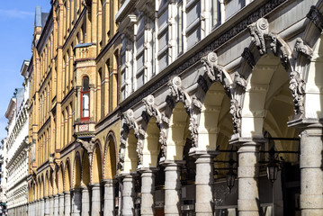 Fototapeta na wymiar Colonnaden Fassaden in Hamburg entzerrt