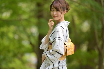 美しい日本人女性の浴衣姿