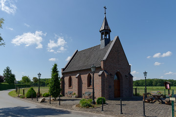 Fototapeta na wymiar St. Hubertus-Kapelle, Obereyll, Aldekerk, Niederrhein