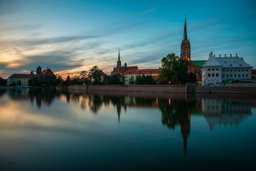 Fototapeta na wymiar sunset wroclaw poland cathedral river