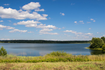 Obraz premium Summer lake, nature landscape sunny day