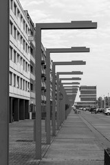 Fototapeta premium Eclairage public géométrique noir et blanc