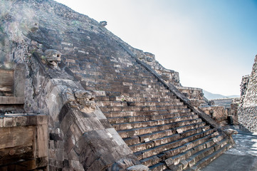 Fototapeta premium Teotihuacan Pyramids on Sunny Day