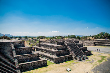 Fototapeta na wymiar Teotihuacan Pyramids on Sunny Day