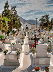 Cimetière sur l'île de Santorin, Grèce