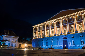Fototapeta na wymiar Palais de justice de Chambéry la nuit