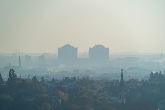 Wiener Architektur im Nebel