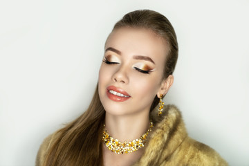 makeup cut crease