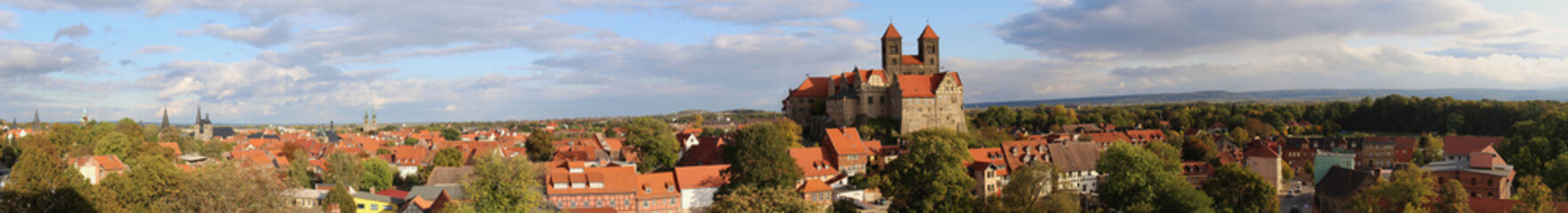 Fototapeta na wymiar Großes Quedlinburg Panorama