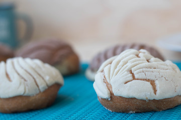 Pan tradicional mexicano para el desayuno, conchas