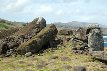 fallen moais easter island Chile