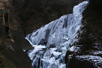 Fototapeta na wymiar 茨城　氷瀑　凍結した袋田の滝の雄姿