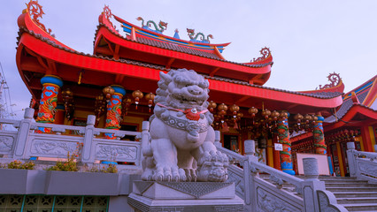 Chinese temples with lantern ornaments on the front and dragon ornaments on the top