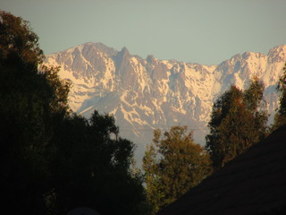 Paisaje de naturaleza. Vista a la montaña nevada. Cordillera de los Andes, Linares, Maule, Chile