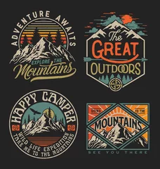 Fototapeten Sammlung von Vintage-Explorer, Wildnis, Abenteuer, Camping-Emblem-Grafiken. Perfekt für T-Shirts, Kleidung und andere Waren © Michael Hinkle