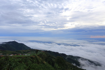 Fototapeta na wymiar The fog at Phu Thap Berk Mountain in Phetchabun, Thailand