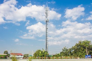 Obraz premium The Communication tower technology and blue sky.