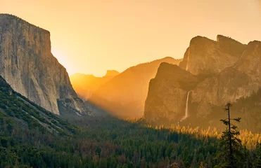 Foto op Plexiglas Yosemite National Park Valley at sunrise landscape from Tunnel View. California, USA. © haveseen