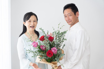 シニア夫婦　結婚記念日