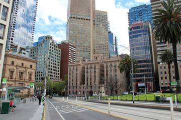 Naklejka premium ulica i budynki w melbourne (Australia)