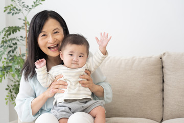 育児　孫　おばあちゃん