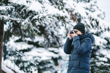 Fototapeta na wymiar Traveler woman in winter season
