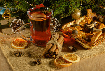 Christmas spicy drink with cookies.