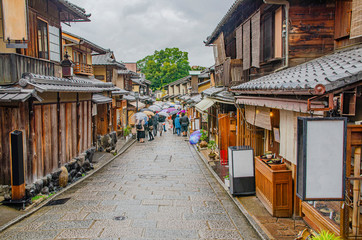 京都の雨の日の二寧坂
